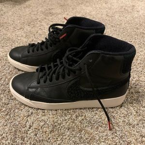 Super cute high top Nike women’s size 7.5